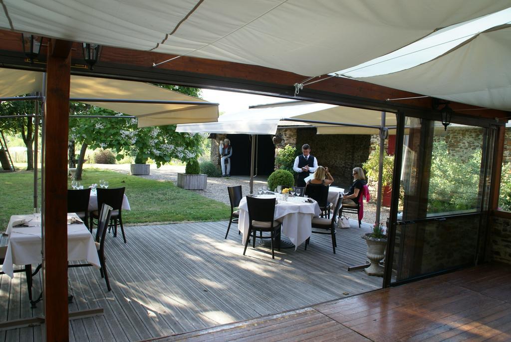 Les Roulottes & Cottages Du Moulin Chenillé-Changé Exterior foto