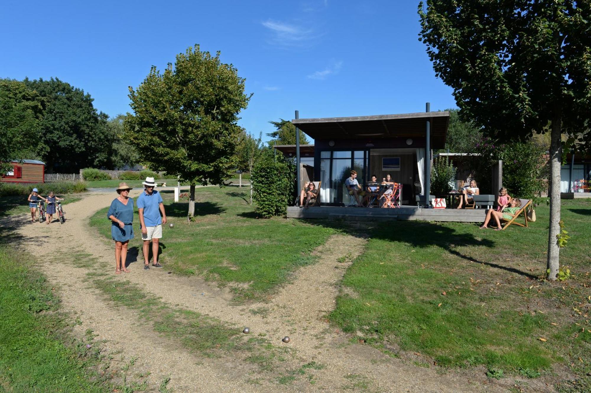 Les Roulottes & Cottages Du Moulin Chenillé-Changé Exterior foto